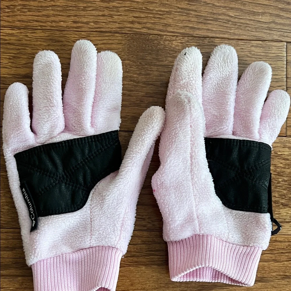 Columbia Light Pink and Black Winter Gloves